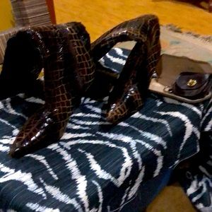 Stylish Calf high crocodile print boots brown/tan